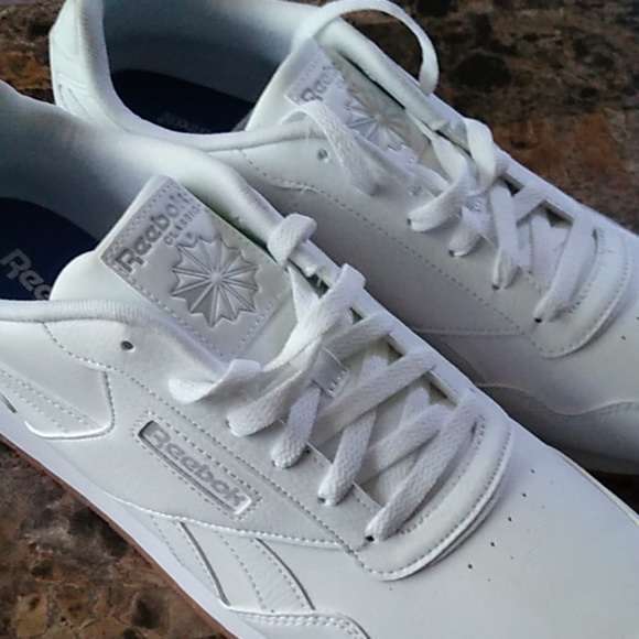 Reebok Classics - Picture 1 of 2